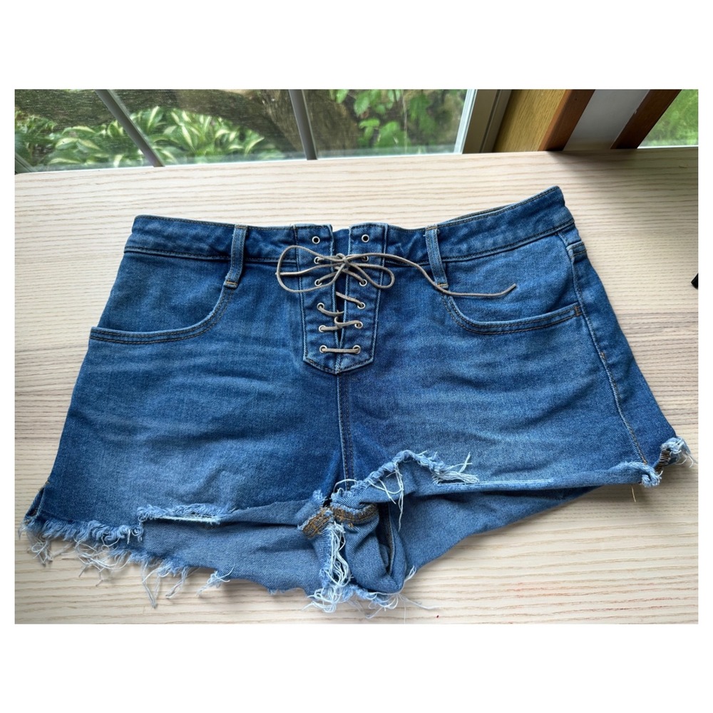 No Boundaries Blue‎ Lace Up Front High Waisted Denim Jean Shorts Size 11 Frayed
